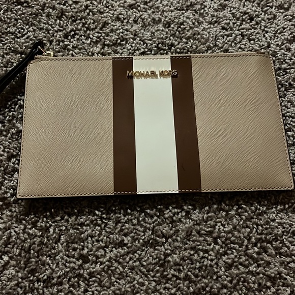 Michael Kors Wristlet - Picture 3 of 9